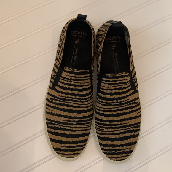 Earth Zen Spree Zebra Animal Print Slip On Knit Sneakers Size 11 - Picture 3 of 9